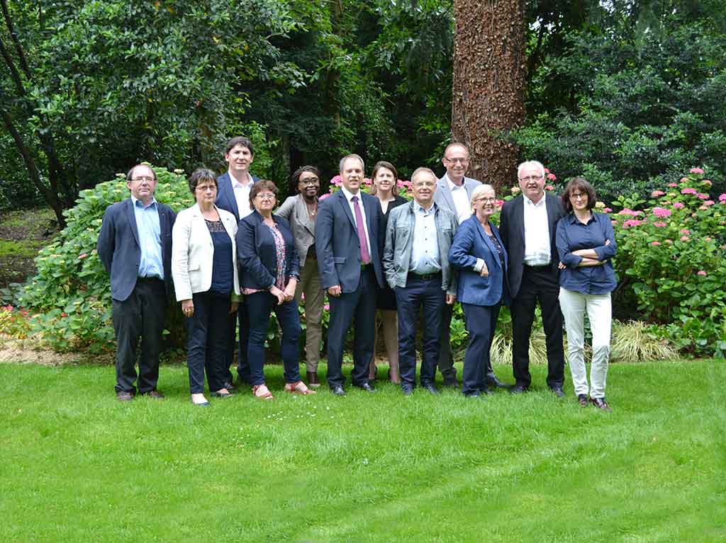 L'Anjou en action - Solidaire Écologiste Citoyen - 12 élus membres du groupe L'Anjou-en-Action Solidaire Écologiste Citoyen - les représentant des cantons au conseil départemental